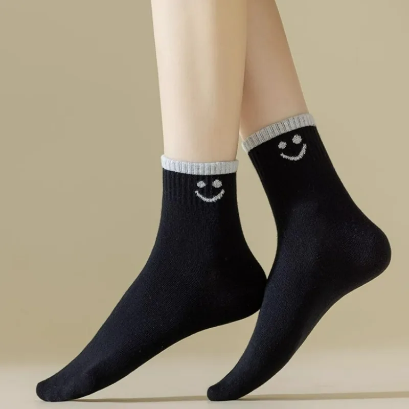 Simple Smiling Face Soft Sock Female Comfortable Non-slip Cotton Middle Cylinder Socks Women Clothing Matching Sweet Hosiery