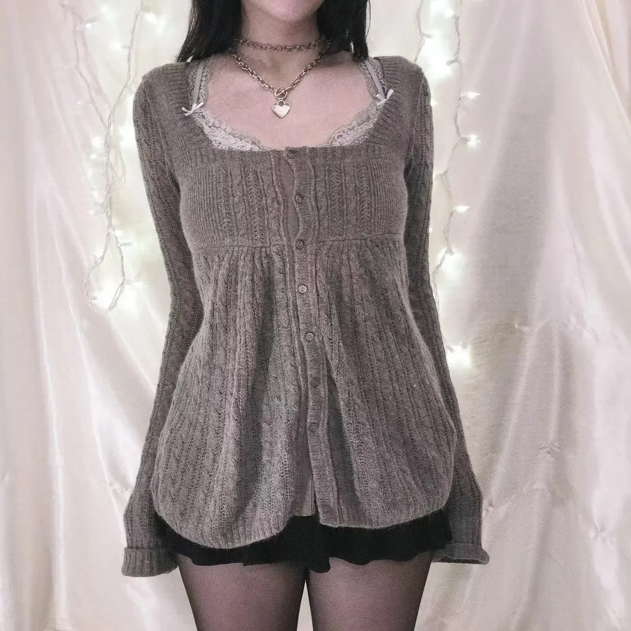 Comodo cardigan con collo quadrato e maniche lunghe
