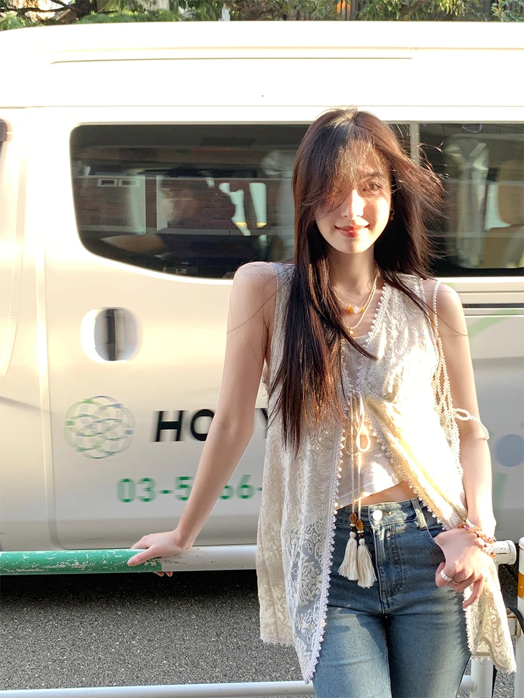 

Aboutpoem Lace Embroidered Me Hollow out A-Line Open Cardigan Women's Summer V-Ne Belted Mid-Length Straight Cut Top