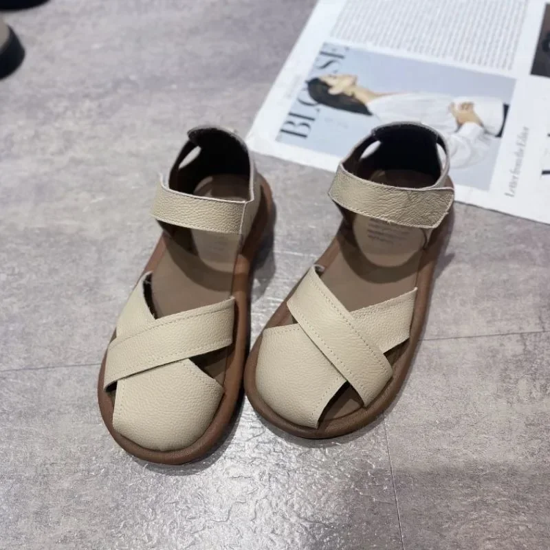 2024 nuove scarpe da donna sandali da donna con punta chiusa scarpe estive da mamma traspirante suola solida solft sandali piatti comodi casual