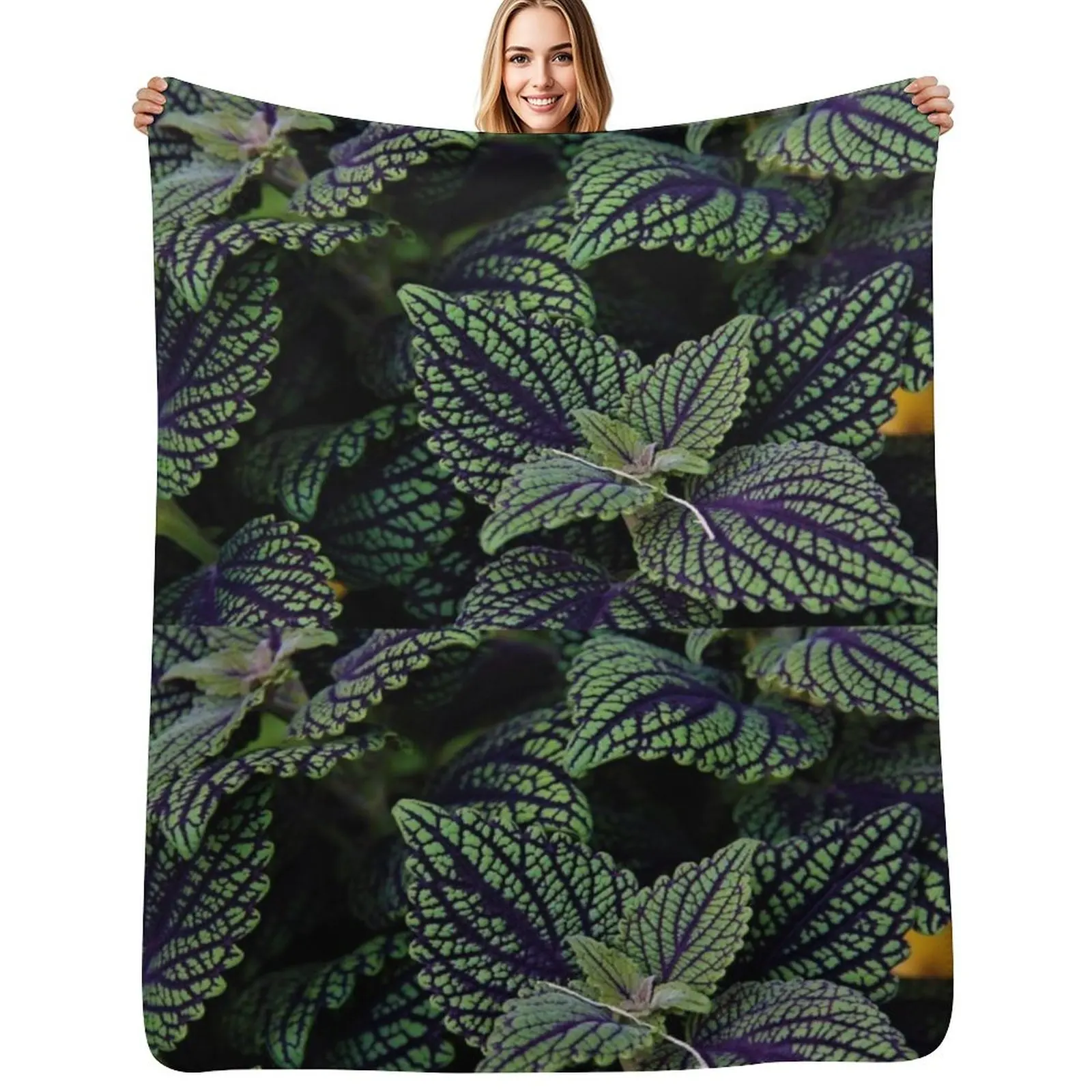 

Deep Green Throw Blanket Warm Plush Fuzzy Blanket for Living Room