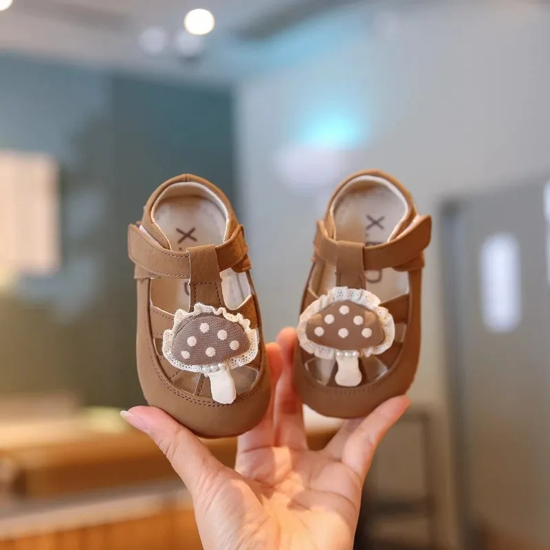 Baby-Flachschuhe mit runder Zehenpartie, Mädchen-Sandalen, ausgehöhlte, weiche Sohle, Sommer 2026 Neu, Kleinkinder-Laufschuhe, rutschfest, Freizeit – Detail 6