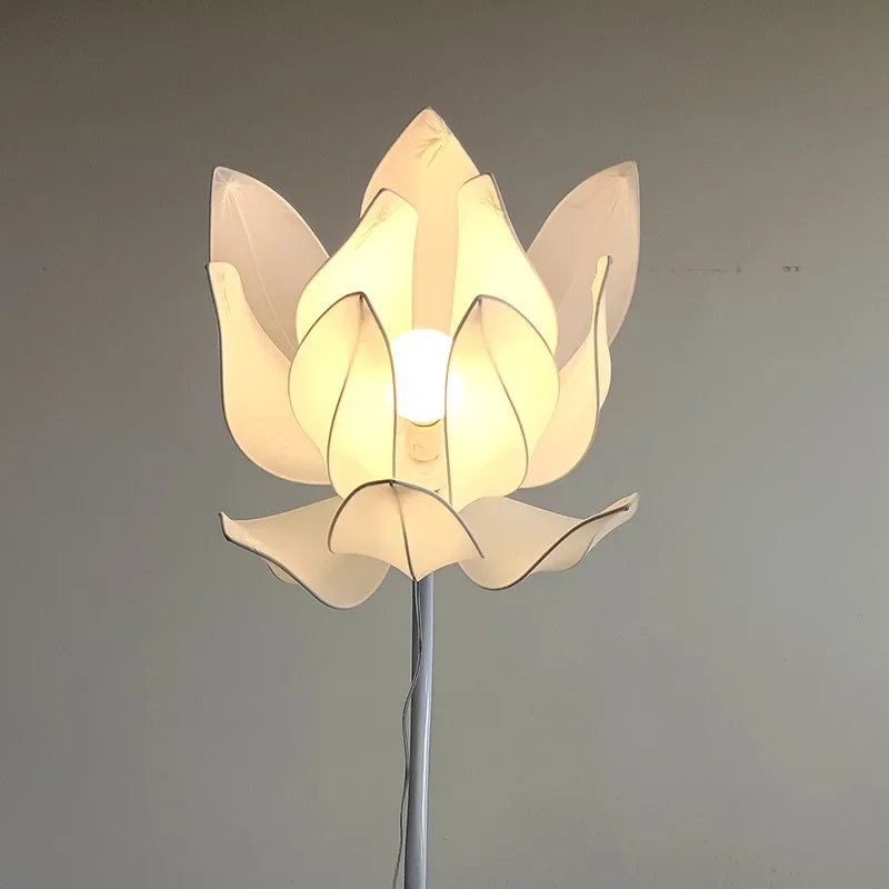 KARLOS Moderne Bruiloft Lichten Feestelijke Sfeer LED Avond Podium Wegen Bloem Frisse Achtergrond Decoratie Item