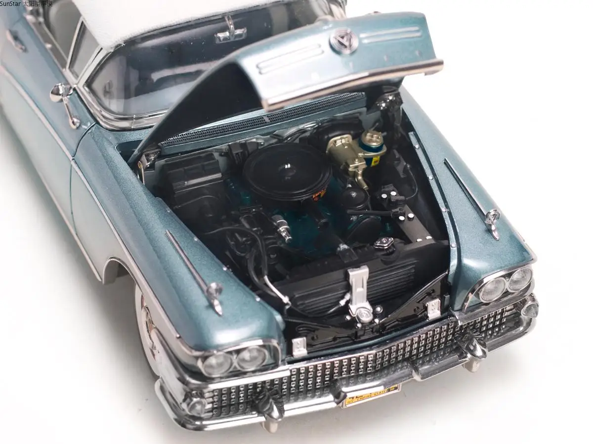 SunStar 1:18 For Limited Closed Convertible 1958 Vintage Car Alloy Fully Open Simulation Limited Edition Alloy Metal Static Car