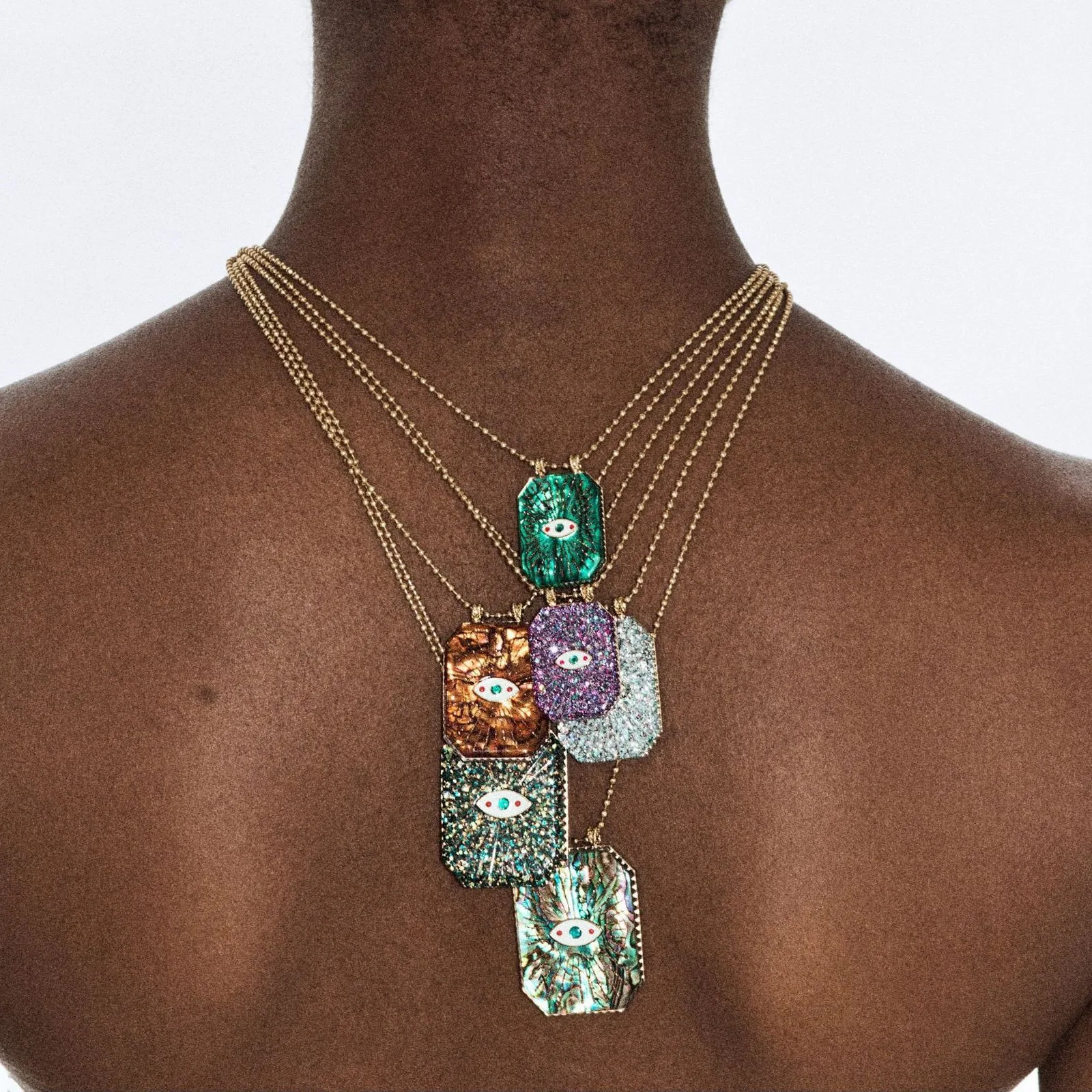 

Dopamine Colored Resin Tarot Card Necklace, Niche Design, Dazzling Eye Pendant, Bead Chain, Gold-plated Color Preservation
