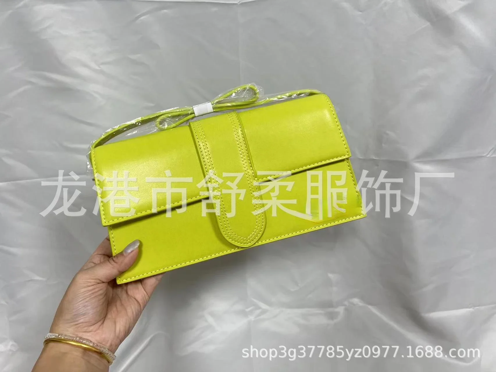 2024 Spring New Vintage Buckle Fashion Women Y2k Underarm Shoulder Bag Commuter Trendy Purses and Handbags Niche Designer Bag