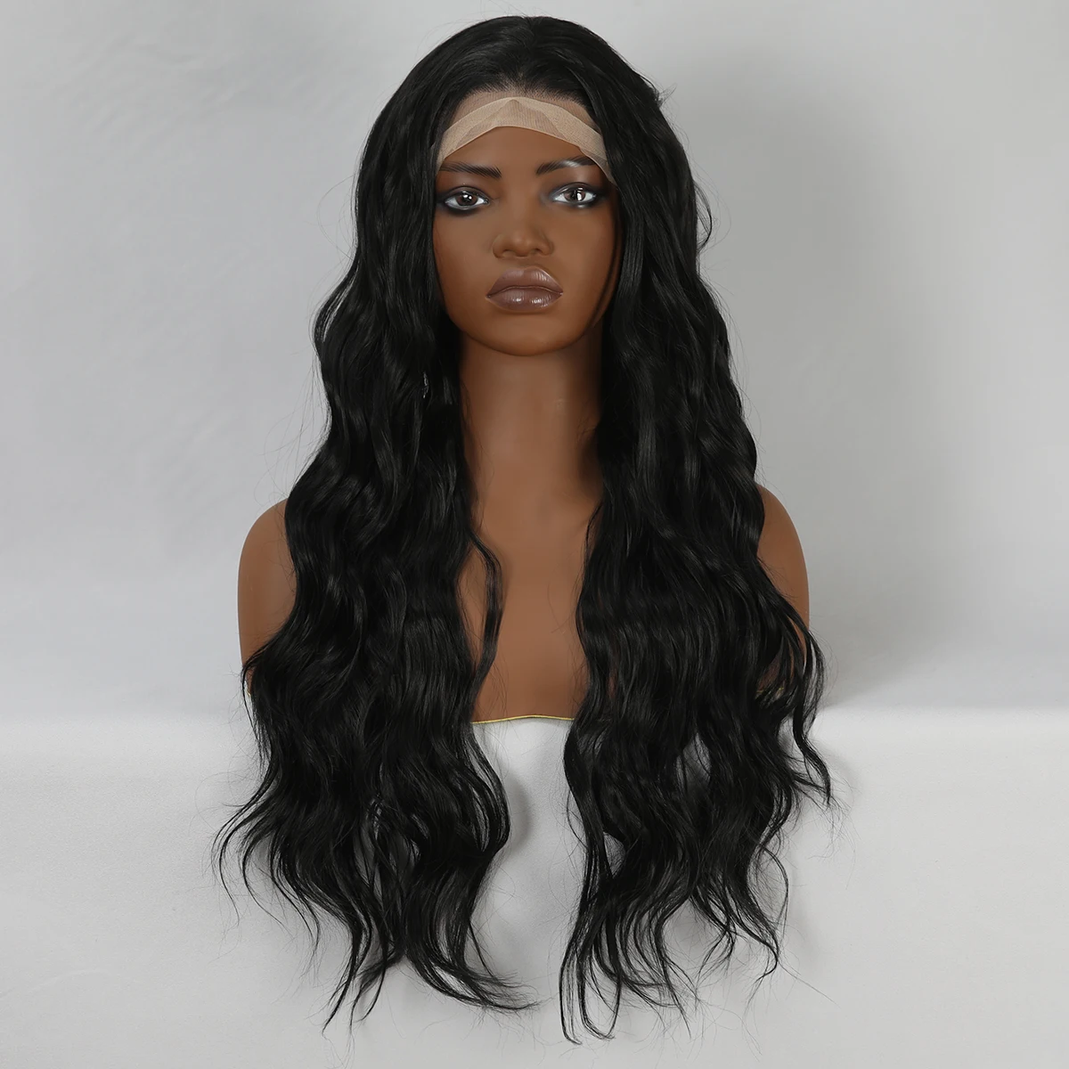 Peluca de onda grande negra de encaje hecha a mano, 28 pulgadas, 13x4, onda suelta frontal, ventilación Natural, adecuada para mujeres negras