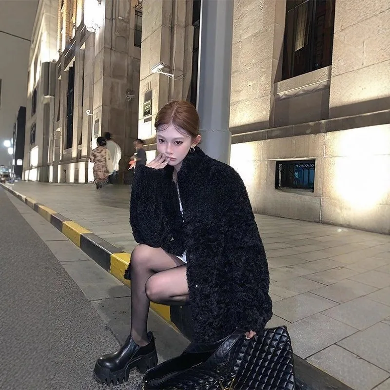 Fashionable and Versatile Lamb Wool Jacket for Women in Autumn and Winter 2025 New Fur Milk Tea, Fluffy and Lazy Jacket Imitat