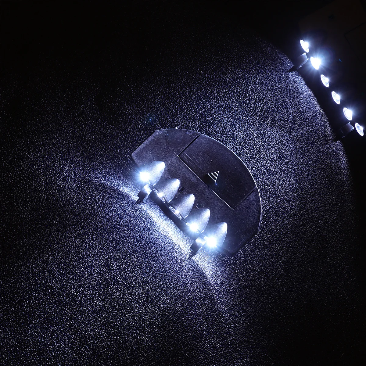 

2Pcs Portable Clip on LED Headlight 2 Lighting Modes Minimal Power Consumption Batteries Included Night Riding Fishing