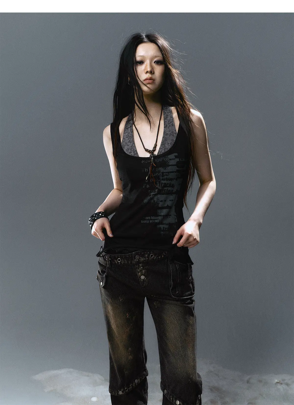Karrcat Grunge Aesthetics Fake Zweiteiliges Tanktop Trashy Y2k Spitzen-Patchwork-Camis-Tops Vintage Gothic Schwarzes ärmelloses Top Punk – Detail 5
