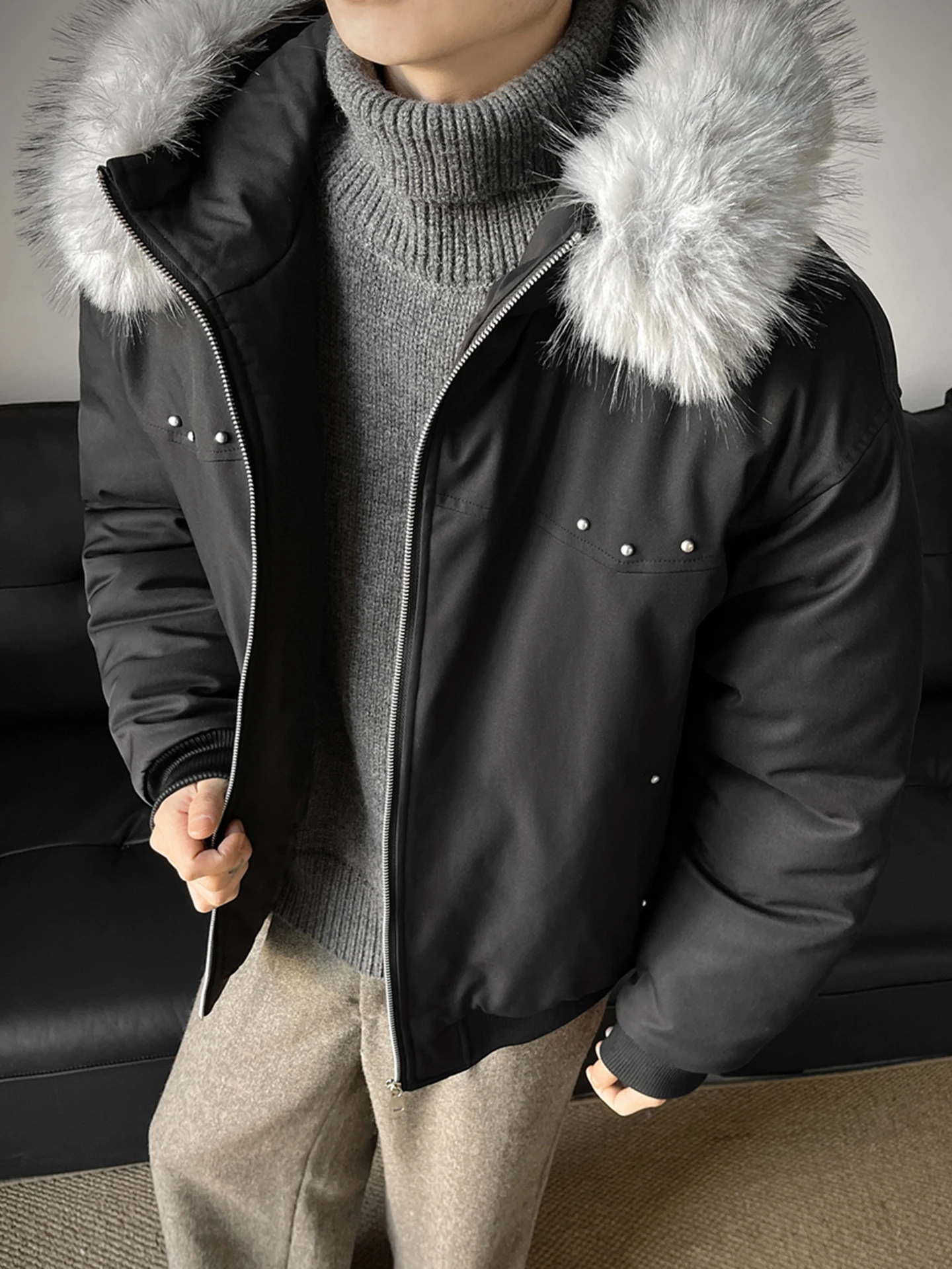 

American Style Thickened Short Cotton Jacket for Men with Rivet Mountain Eagle Fur Collar Cleanfit Zipper Winter Coat