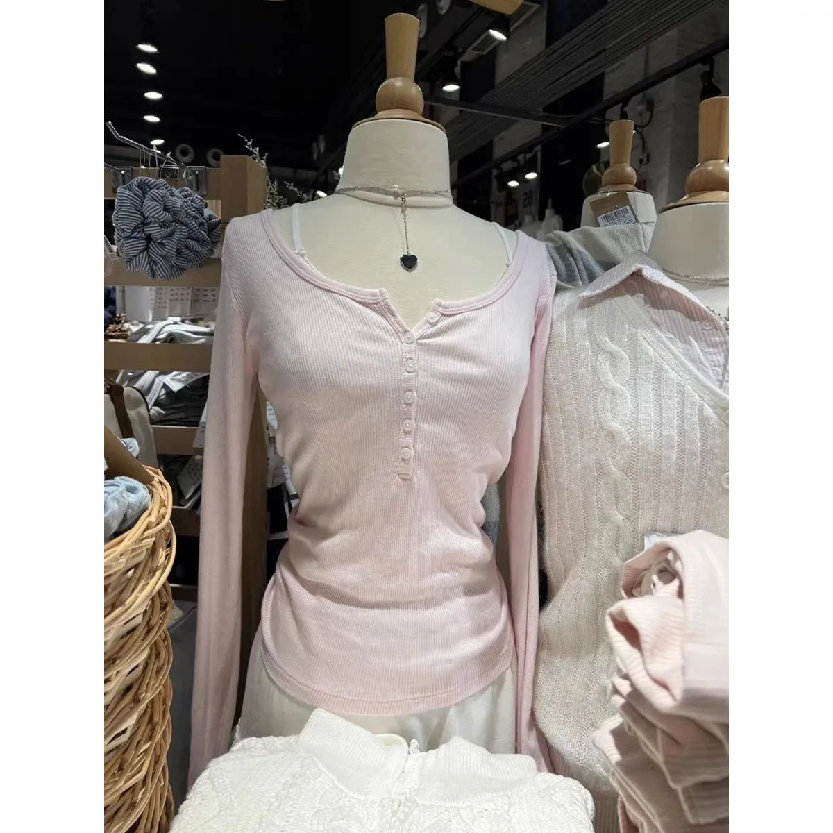 

Six Buttons Ribbed Long Sleeve Tshirts Women Spring round Neck Artificial Sandstone Home Decoration Figurines