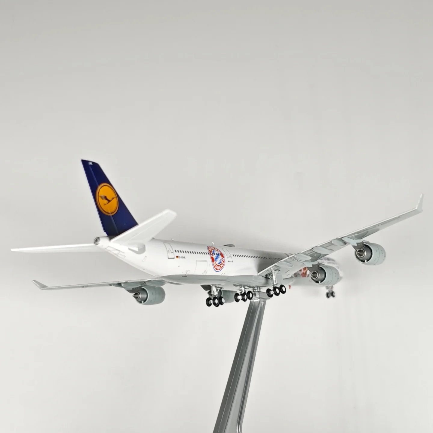 YY أجنحة دييكاست 1:400 لوفتهانزا الطيران سبيكة نموذج طائرة ايرباص A340-600 D-AIHK تحلق نموذج اللعب Collrction