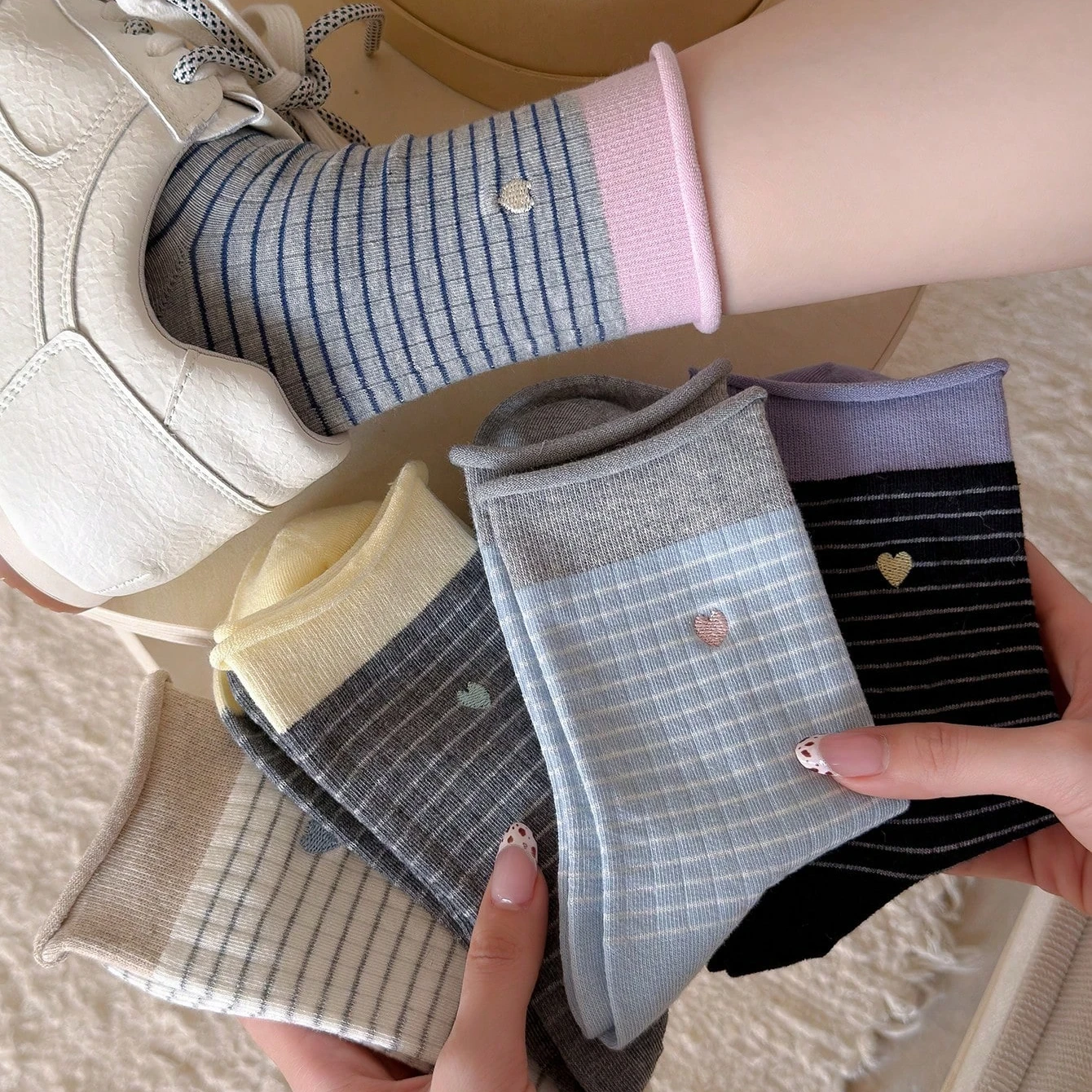3 Pairs Women Socks Contrasting Colors Heart Embroidery Stripes Fashionable Trendy Cute Mid-calf Socks Korean Style for Ladies