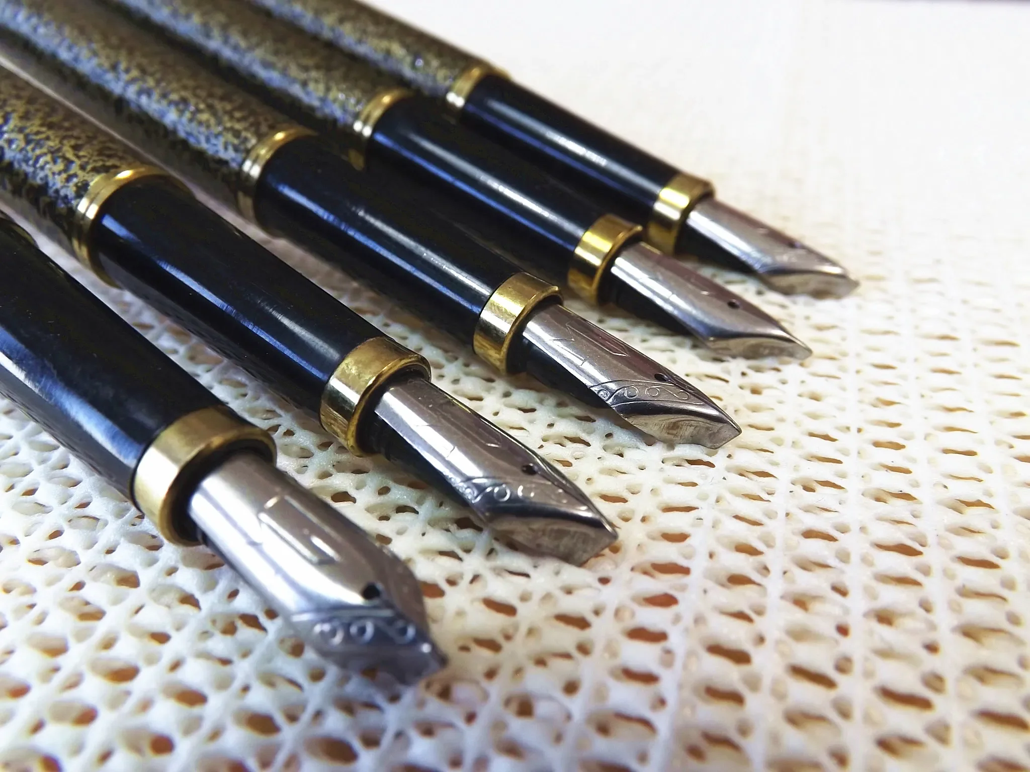 金星火星岩909万年筆、アラビア語とウイグル語の書道に特化、滑らかなインクの流れ、プロのアーティストに最適