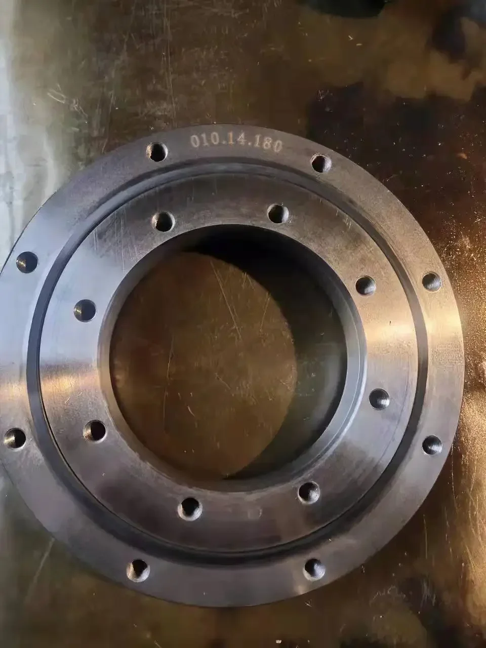 It is an important trring large bearing excavator tower crane rotary table rotates smoothly and is directly sent by the spot ma