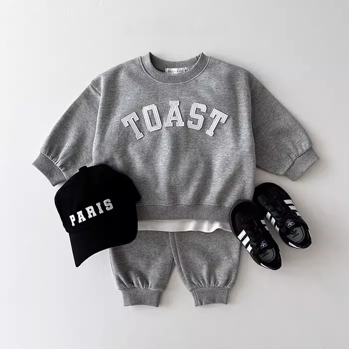 

Korean Kids Tracksuit Boys Girls Fleece Hoodie Pants Set Letter Print Casual Sportswear for Toddler Children Spring Fall Outfits