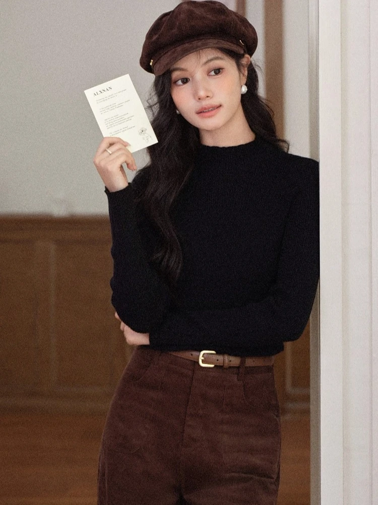ALXNAN Maglione nero da donna 2025 Autunno Slim-fit Collo semi-alto Maglione a maniche lunghe Casual Basic Pullover di lana Donna L57903