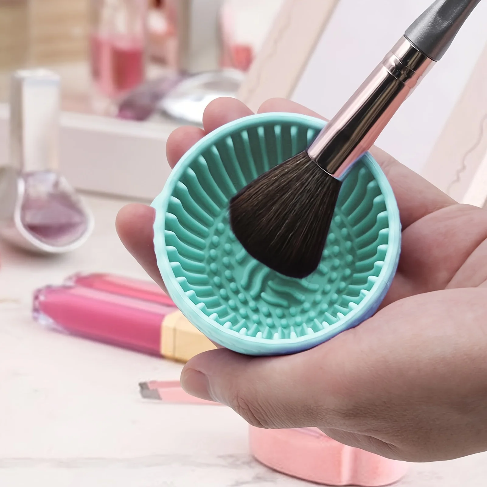 Uma almofada de limpeza de escova sem sabor com uma almofada de limpeza de escova, tigela de limpeza de escova de maquiagem de silicone para sobrancelha, blush, rosto