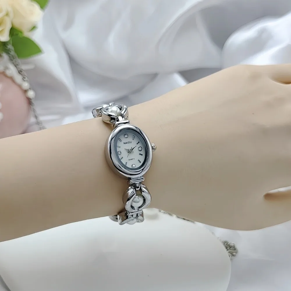 Elegant Oval Dial Women's Watch Pearl Decoration Analog Display Quartz Watch Small Wristwatch Daily Wear