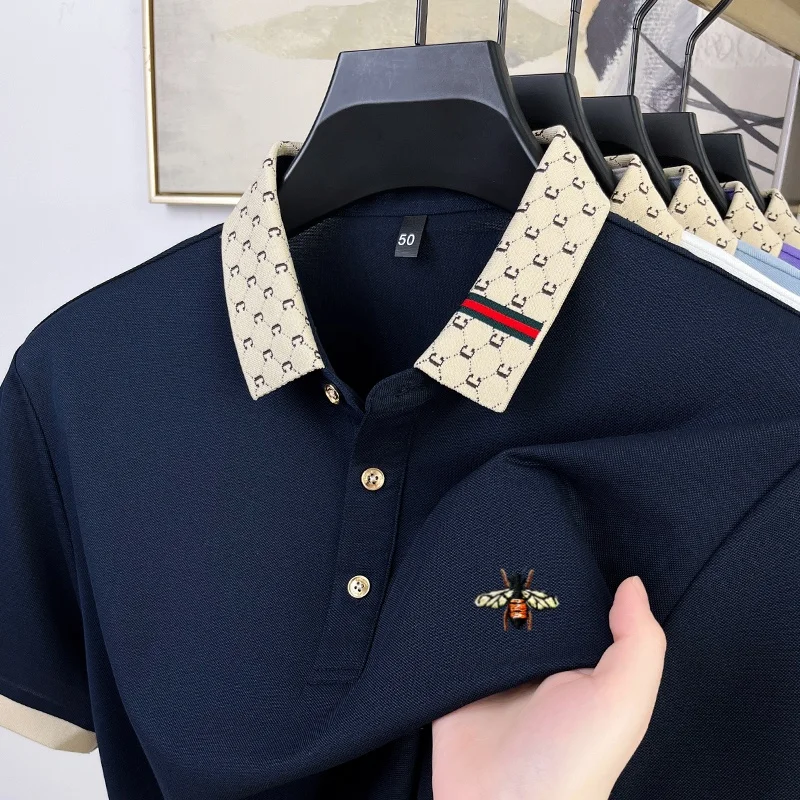 Sommer Neues Designer-Polohemd mit Exquisiter Bienenstickerei für Herren, Bestseller, Bequem und Atmungsaktiv, aus Maulbeerseidenstoff, Kurzes Oberteil – Detail 11