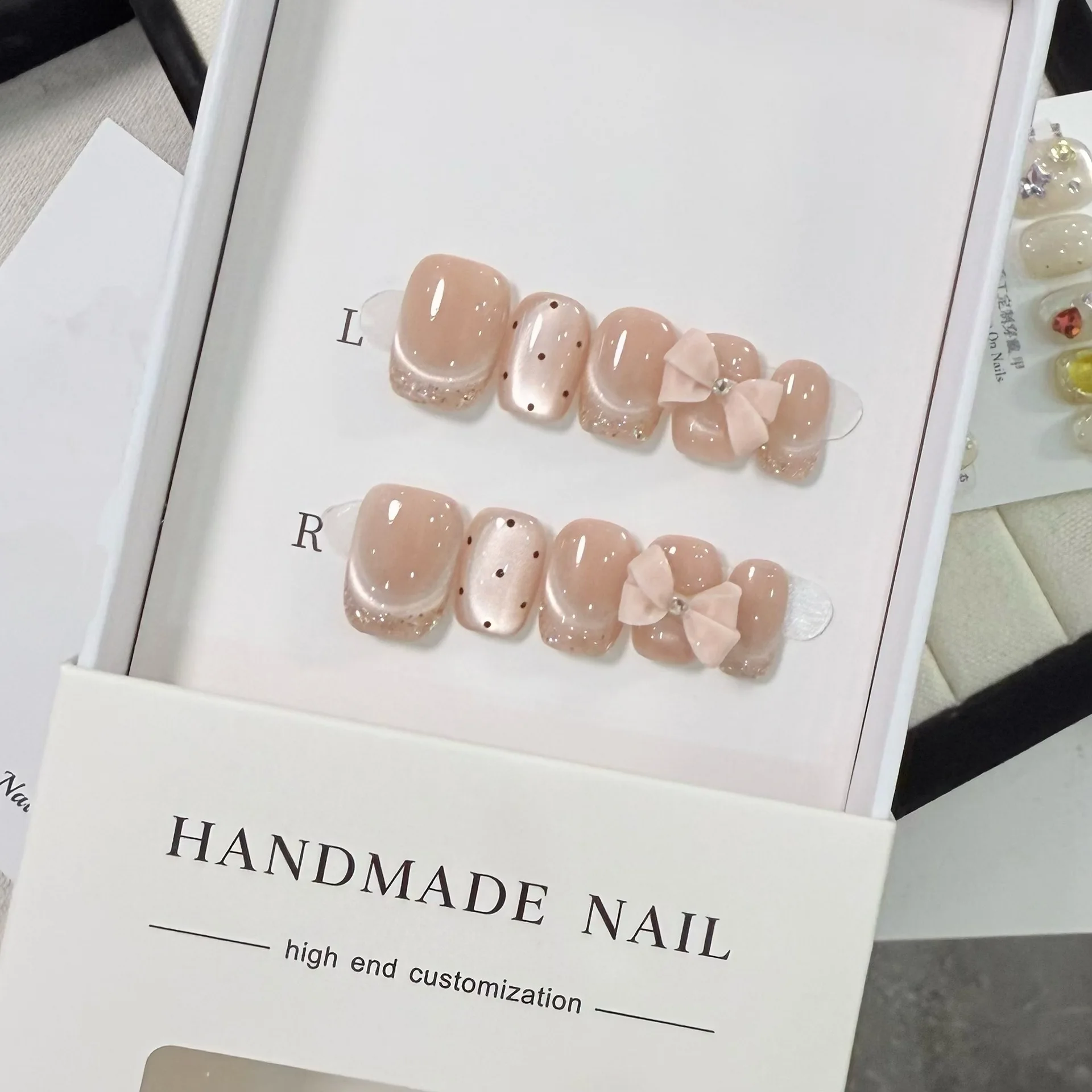 

10Pcs Nude Cat Eye Handmade Press on Nails 3D Bow Short Almond Fake Nails Pearl Glitter Diamond False Nails French Nail Art Tip