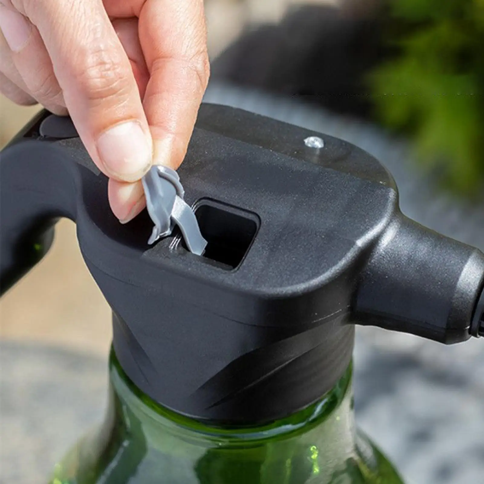 

Electric Garden Sprayer 3.5L Weeding Mister Portable USB Charging Sprayer With Multiple Nozzle Settings For Livestock Care
