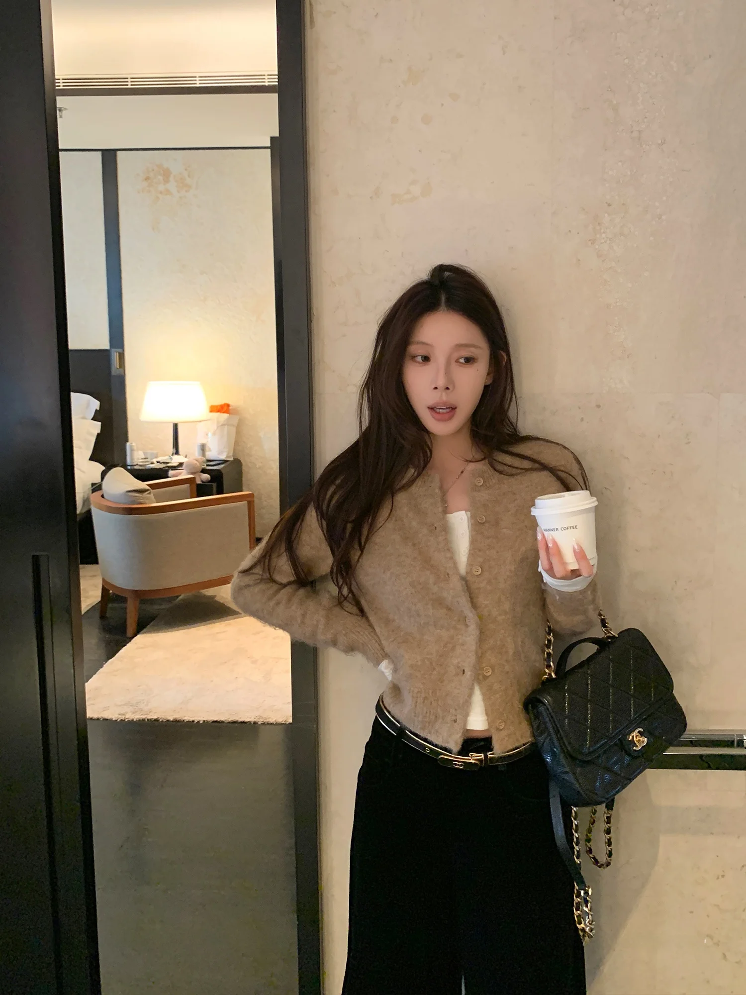 

Женский зимний утепленный кардиган SUONE из смесового меха и нейлона, вязаный, приталенный, с длинными рукавами, круглым вырезом и открытым передом