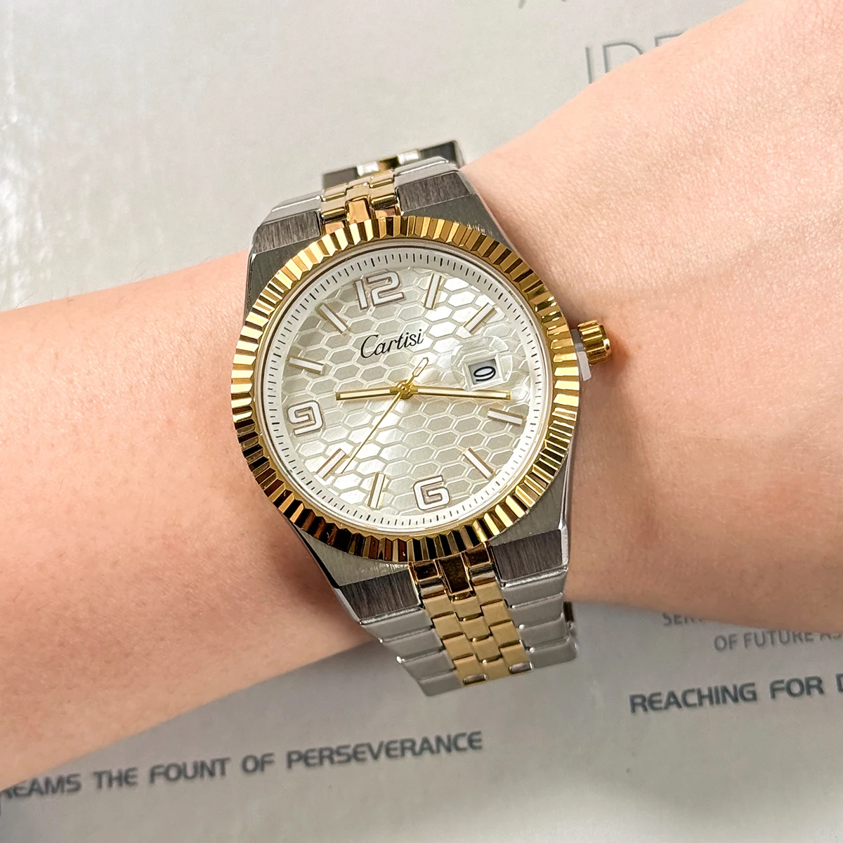 Hoge kwaliteit herenklok waterdicht datum man horloge roestvrij staal quartz herenhorloges mode honingraat wijzerplaat polshorloge reloj