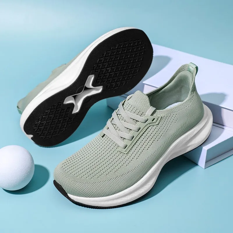 

New teenagers' flying woven fashionable casual shoes running shoes wide-toe outdoor wear-resistant soft-soled sports shoes