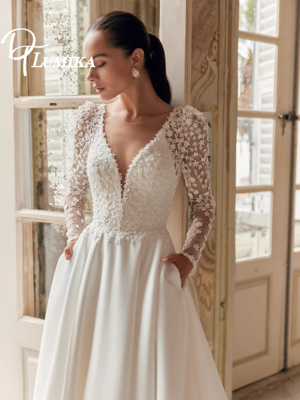 

Modern V-Neck Lace-Sleeve Wedding Dress 2026 Romantic Satin-Bodice Bridal Gown Classic A-Line Floor-Length Bridal Dress Robe De