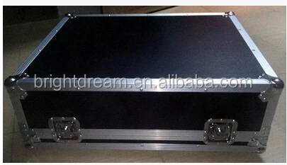 Potężna konsola oświetleniowa DMX 2010 Pearl DJ Controller z wyświetlaczem LCD i walizką transportową