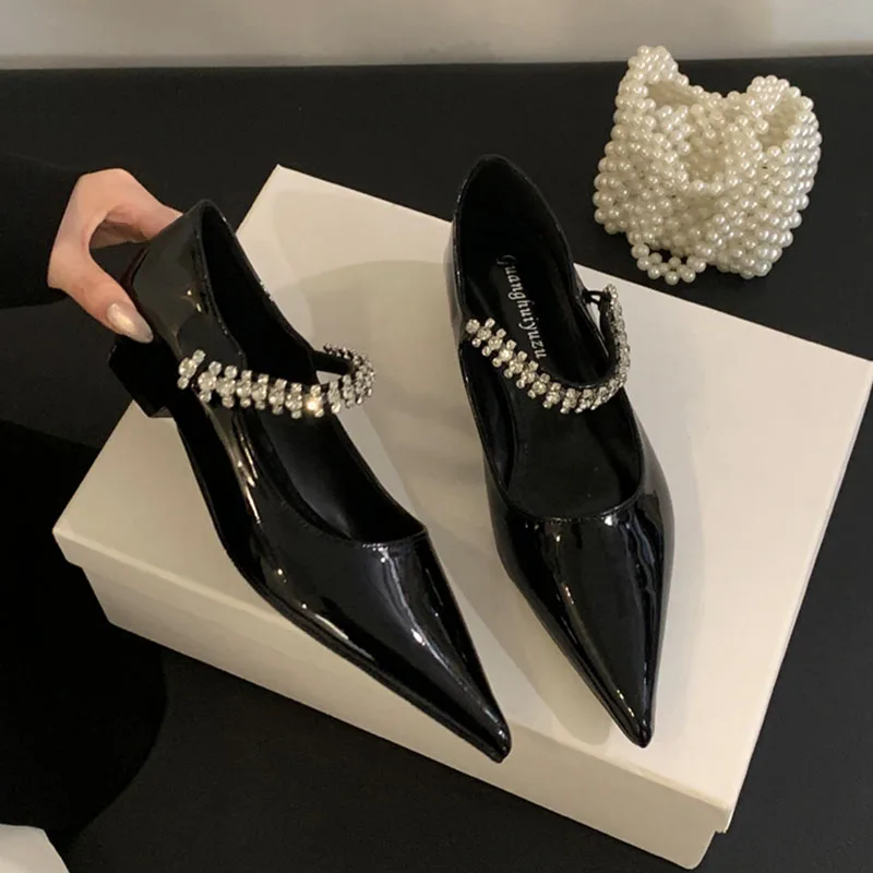 女性のラインストーンバレエシューズローヒール先のとがったつま先メリージェーンクリスタル高級エレガントファッショナブル