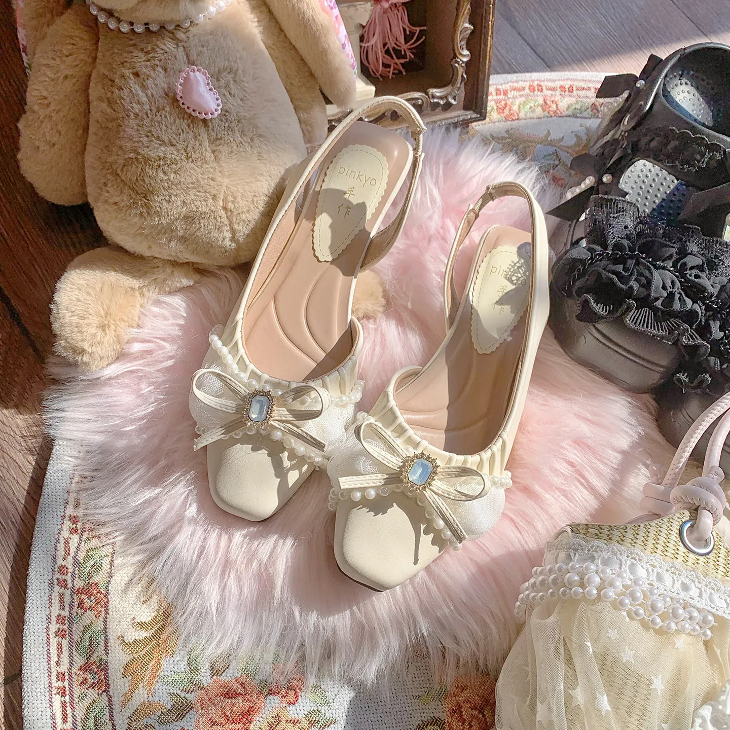 French Style Lolita Slingback Flats Women Square Toe Pearl Bow Rhinestone Decor Elegant Princess Summer Sandals Invisible Heel