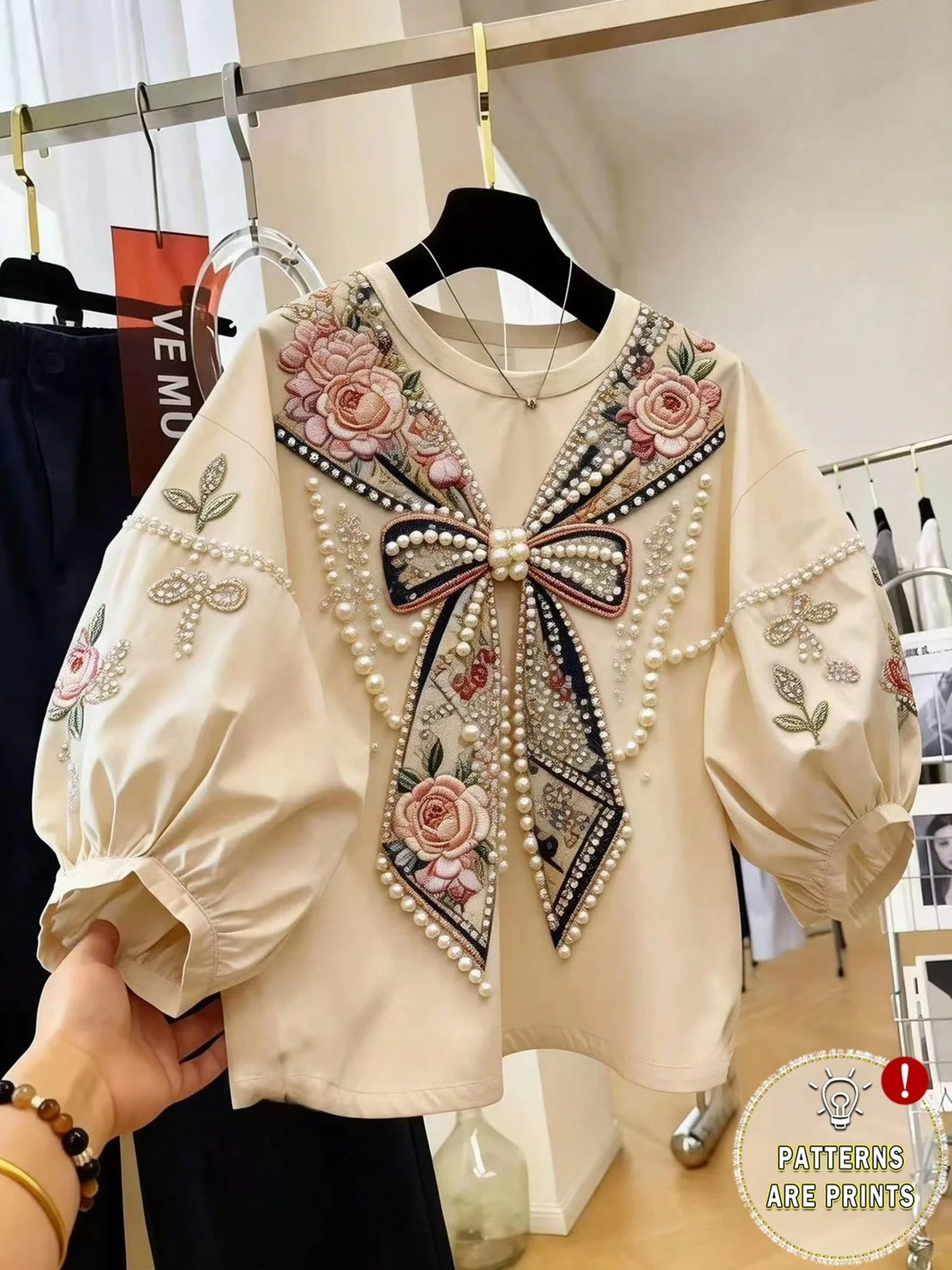 Women's Vintage Floral Embellished Petal-Sleeve Round-Neck Top Suitable for Everyday Gatherings and Parties, Age-Reducing Women's Top with Loose Drop-Shoulder Sleeve Design, Fashionable and Versatile