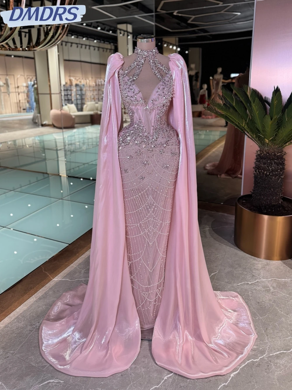 

Pink Shiny Crystal Evening Dress With Cape Sleeve Luxury Beaded Halter Wedding Party Gown New Customized Illusion Prom Dresses