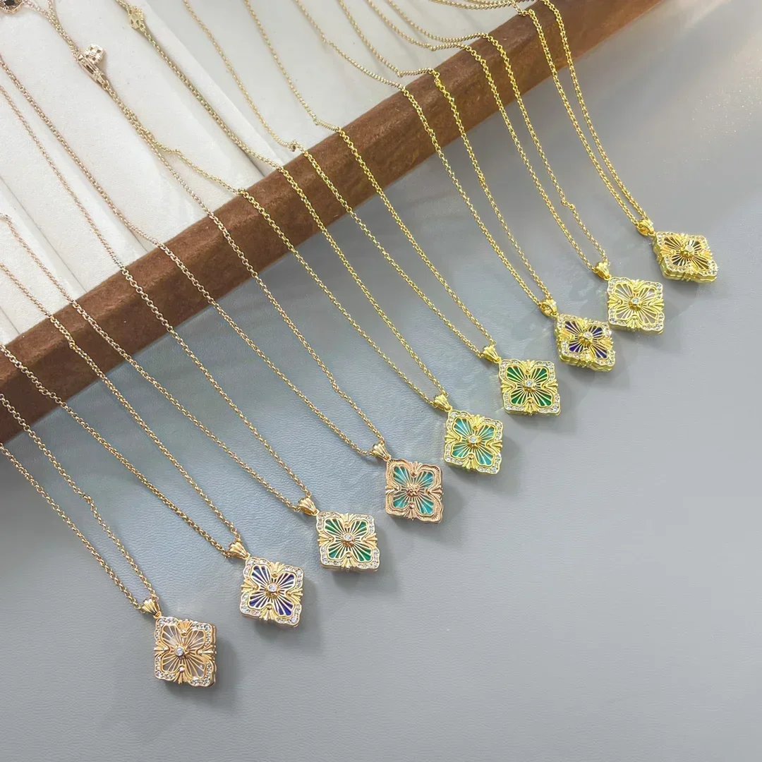 

European American Style Diamond Inlaid Retro Four Petal Flower Necklace High-end Exquisite Fashion Mixed Jewelry - Holiday Gift