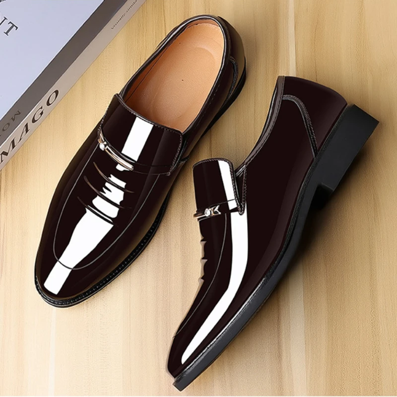 Men Luxury Party Wedding Plus Size Shoes 2024 NEW Patent Leather Shoes for Man Business Shoes Casual Point Toe Slip on Loafers