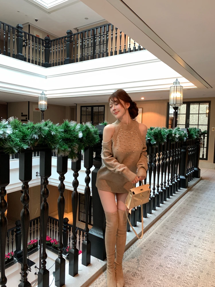 

Женский свитер M900 с открытыми плечами, вязаный, с вырезами, из плотной ткани, осенне-зимний, новый, повседневный, свободного кроя, с ажурным дизайном