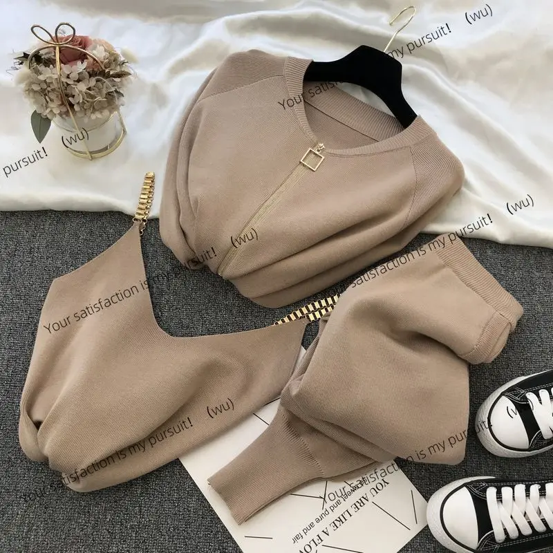 

Han Fan ins sweet temperament chain vest knitted jacket + small foot elastic pants three-piece set