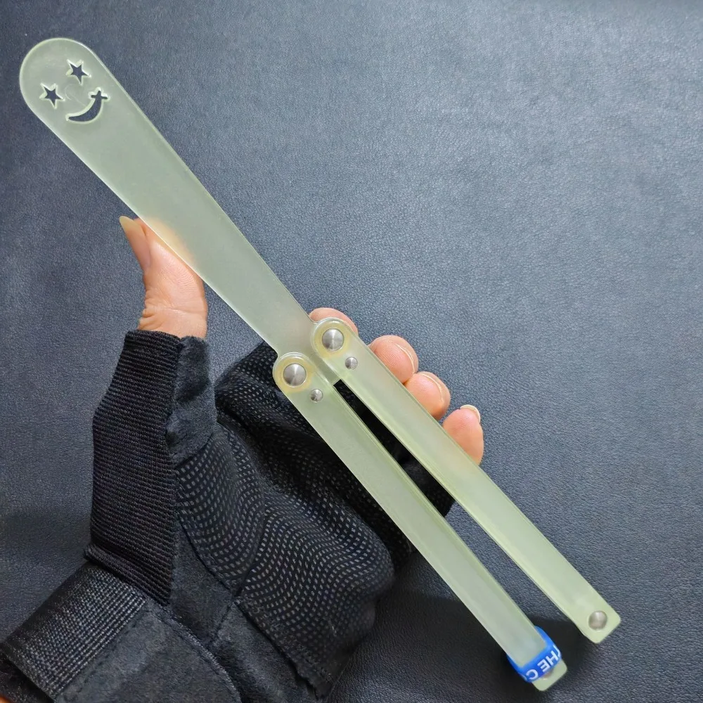 

Foldable Plastic Tool Sturdy and Lightweight Excellent Balance Clone Training Butterfly Knife POM Rod Racks