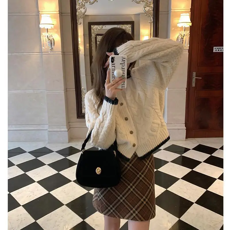 

Women's Winter Knit Cardigan 2025 New Korean French Vintage Loose Soft Casual Tops Spring Autumn Clothes Girl Sweaters Knitwear