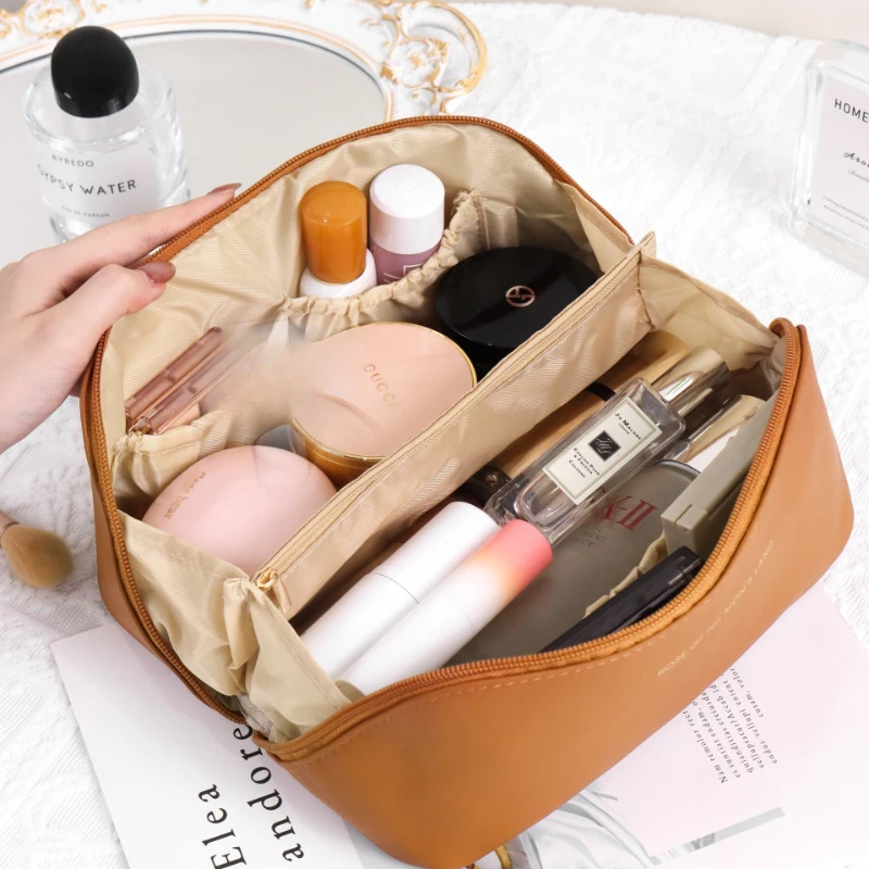 

Makeup Bag Portable Large Capacity Beauty and Skincare Storage Bag High Appearance Level Waterproof Clutch Bag