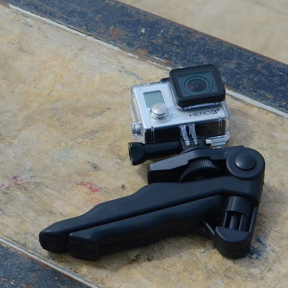 مسدس مع كاميرا عمل لولبية 1/4-20، تتضمن محول GoPro. ترايبود صغير ومونوبود. رفيق الكاميرا المدمجة للغاية، 1/4-20