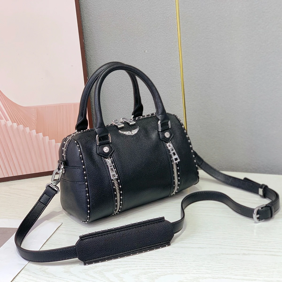 

Women's Large Capacity Pillow Crossbody Bag, Top Handle Soft Tote, Quilted Shoulder Handbag for Work & Travel