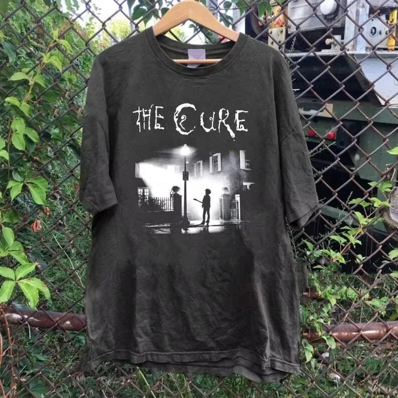 90s alternative indie rock band The Cure 