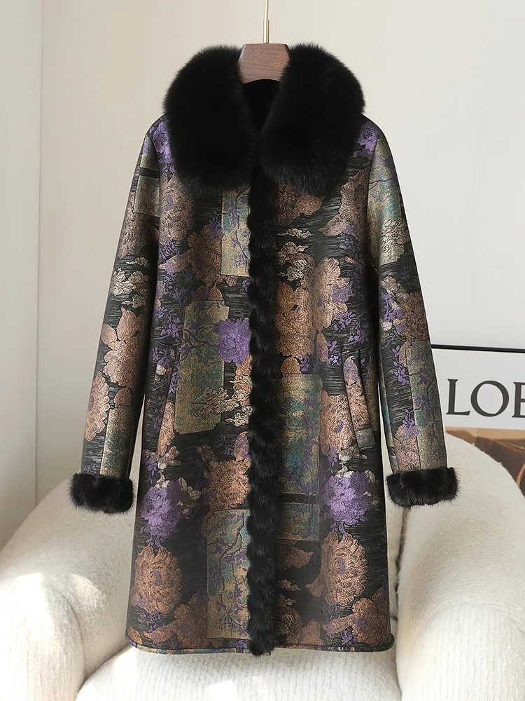 

Haining fur middle-aged and elderly women's clothing, fur collar, mother sheep shearing velvet coat, fur integrated coat,