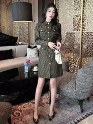 레트로 영국 스타일 여성 드레스 패셔너블한 헤비 워크 포켓 턴다운 칼라 우아한 스커트 A라인 실루엣 긴 소매