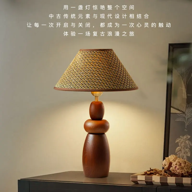 مصباح مكتبي على الطراز الصيني الجديد، لون خشب الجوز العتيق، حبوب الخشب، الإقامة المنزلية، غرفة المعيشة، الأريكة، السرير، المصباح الأمامي