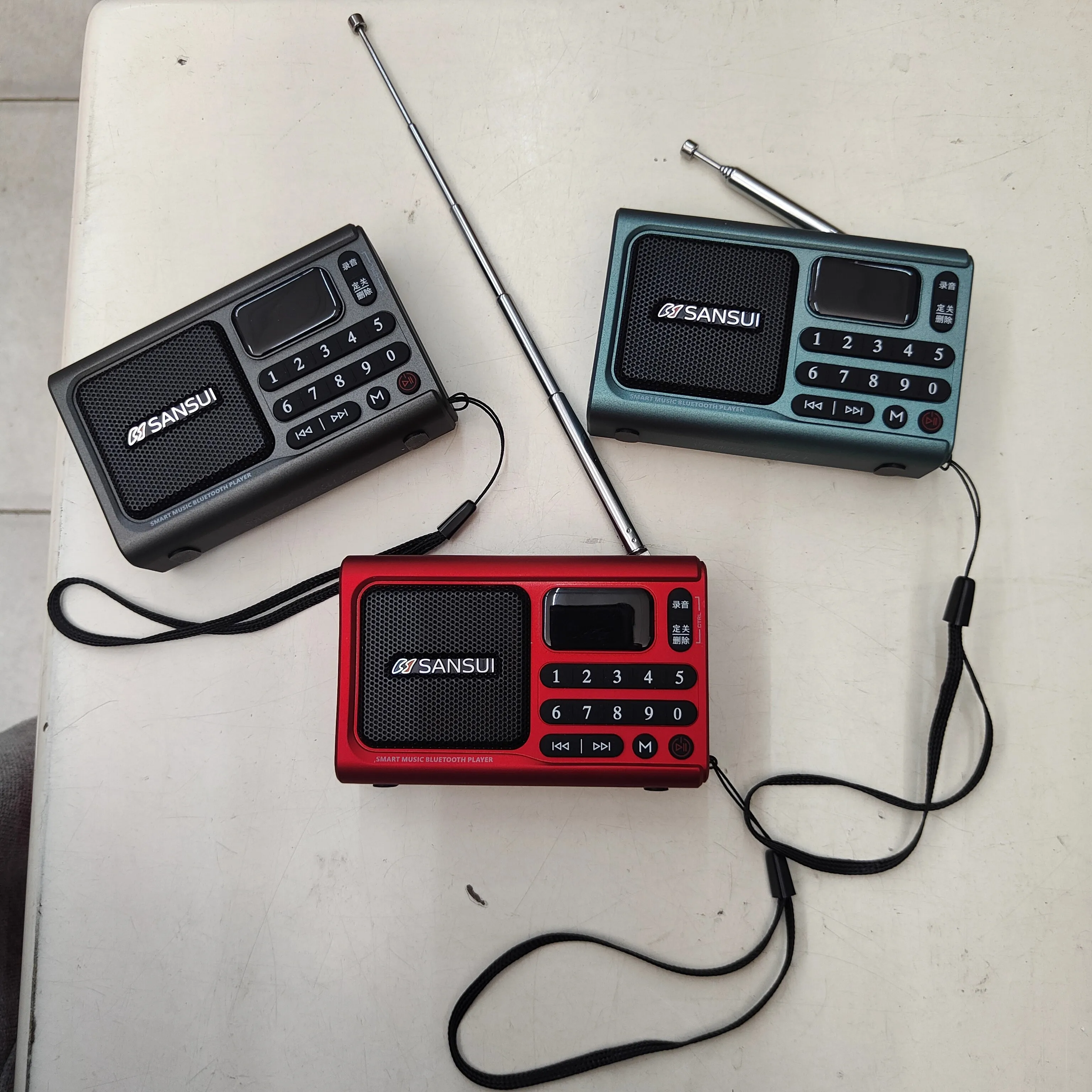 

Best Seller Portable FM (76-108MHz) Radio with TF Card USB Slot Rechargeable Mp3 Radio Walkman Wireless Bluetooth Speakers